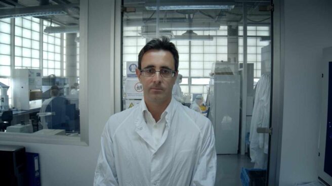 Diego Fernández Infante, ingeniero y presidente de Arquimea Group, en el laboratorio de su empresa.