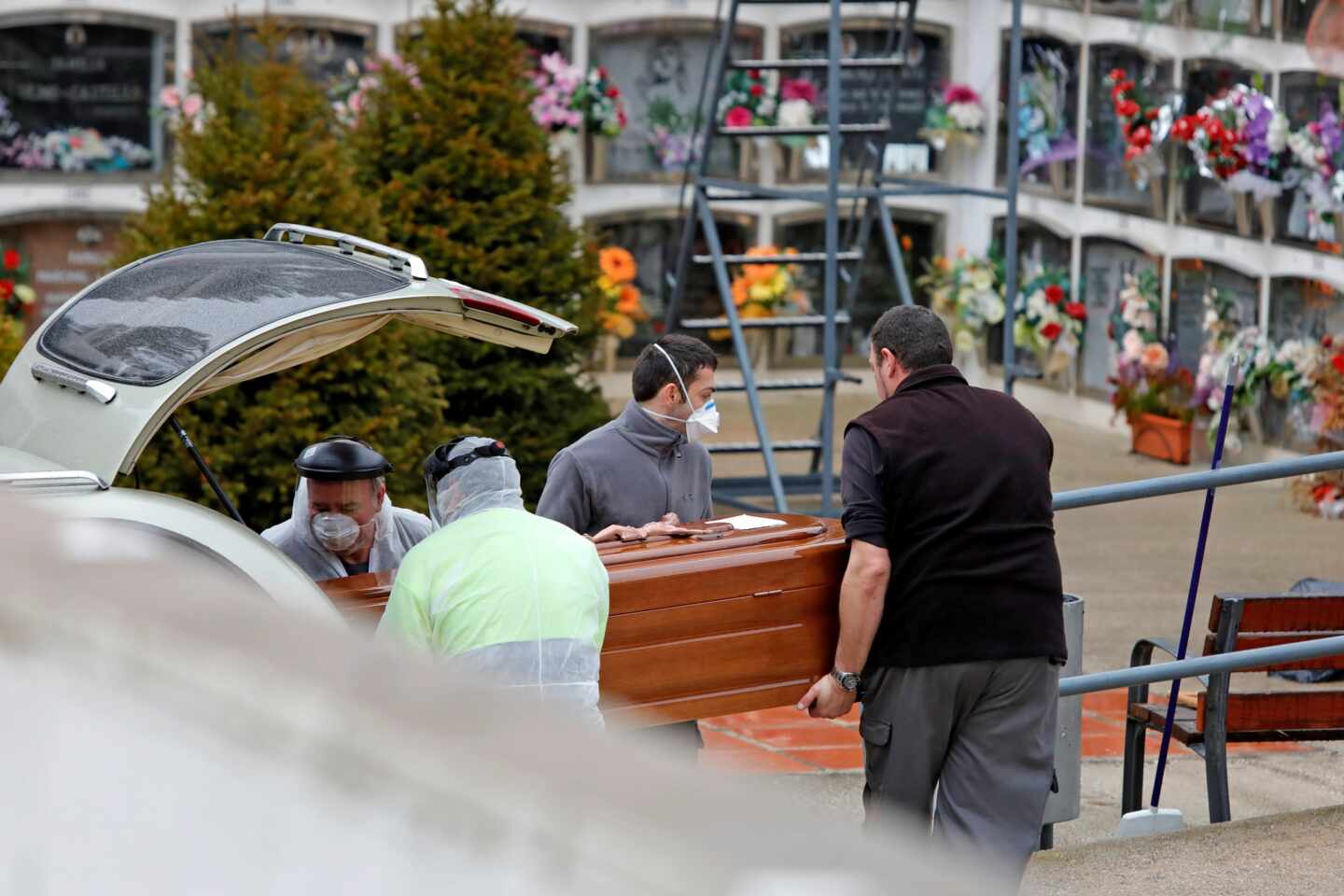 Los fallecidos se disparan desde el inicio de la cuarentena: 28.075 muertos más por encima del año pasado