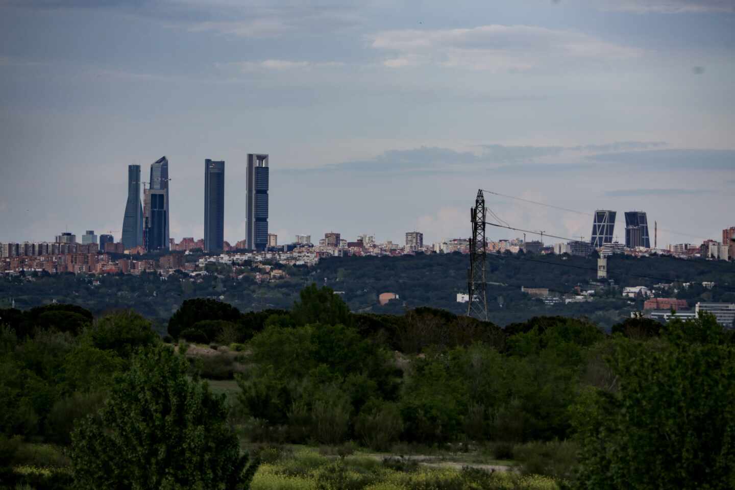 Calima y más de 40 grados: esto es lo que está pasando con el cielo de Madrid