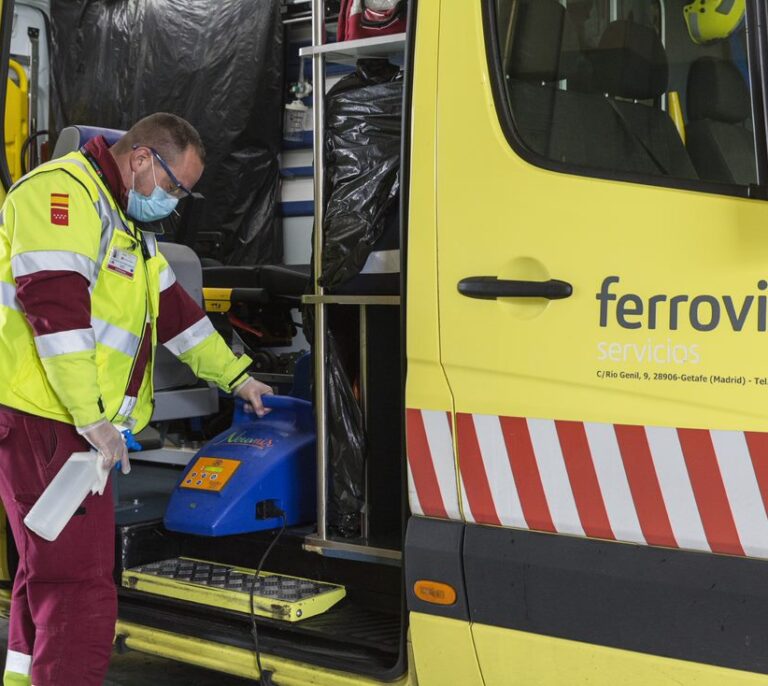 Test rápidos de coronavirus para sanitarios y policías sin que tengan que bajar del coche
