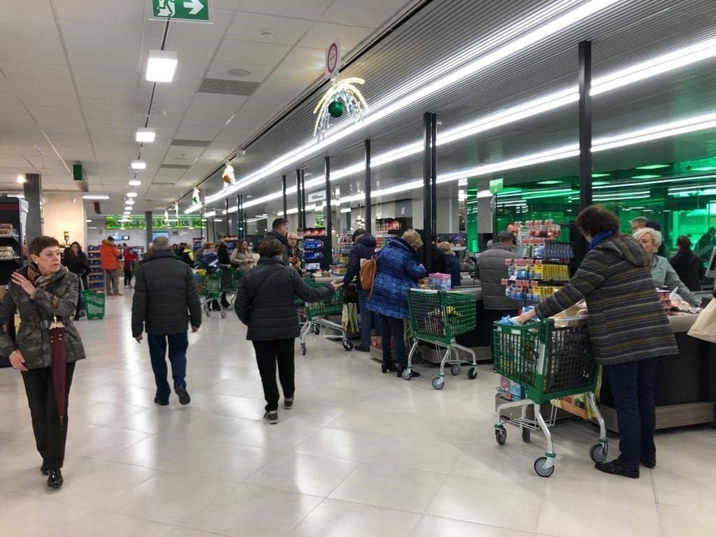 Así se extiende el Covid-19 en los pasillos del supermercado