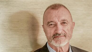 La novela 'Línea de fuego' de Pérez-Reverte viajará a la pequeña pantalla