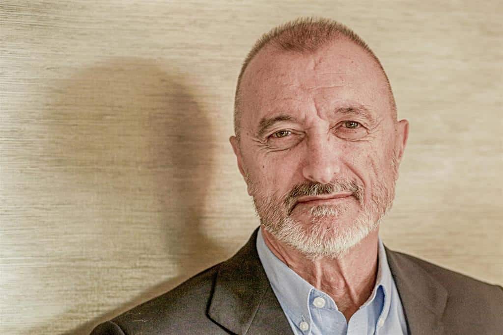 Los tuits sobre literatura de Pérez-Reverte, reunidos en un libro