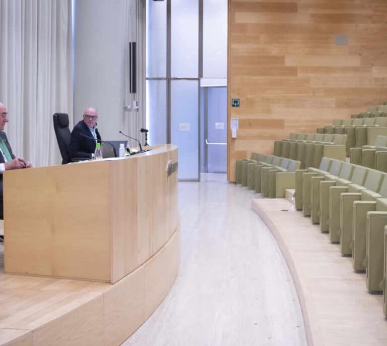 Iberdrola promete contratar 5.000 personas y elevar inversiones en plena crisis sanitaria