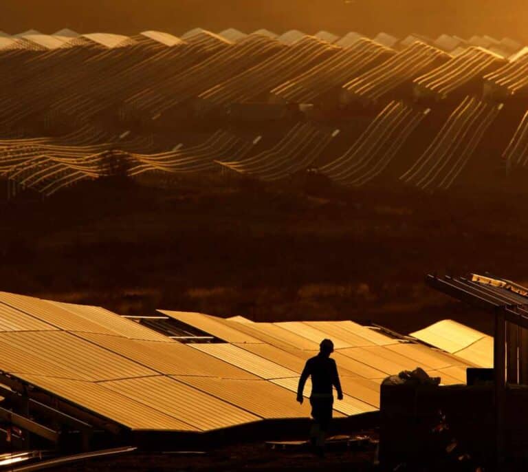España pone en marcha la mayor planta de energía fotovoltaica de Europa en plena crisis