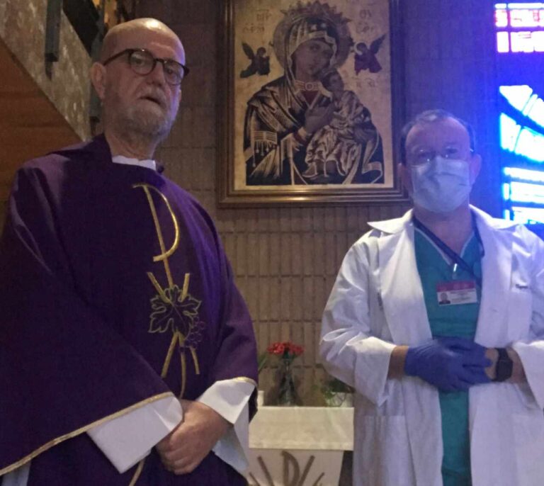 "La vocación supera el temor que podamos tener a contagiarnos"