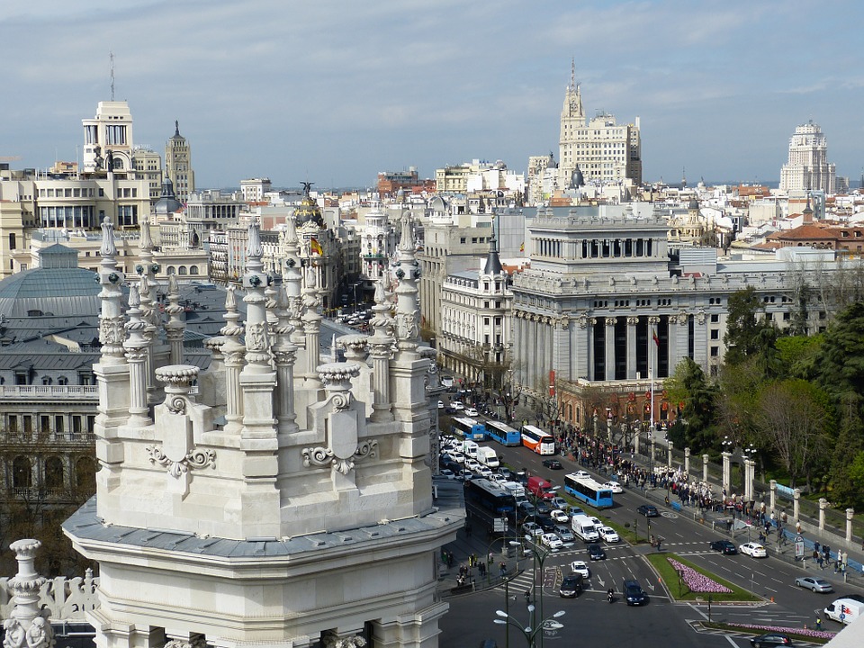 La contaminación por NO2 en Madrid cae un 61%, dejándola en mínimos históricos