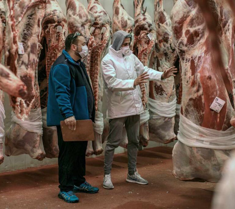 El Gobierno anima al consumo de cordero, pescado y queso de cabra para ayudar a los productores
