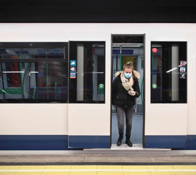 El Gobierno plantea limitar el acceso al transporte público con un sistema de reservas por horas