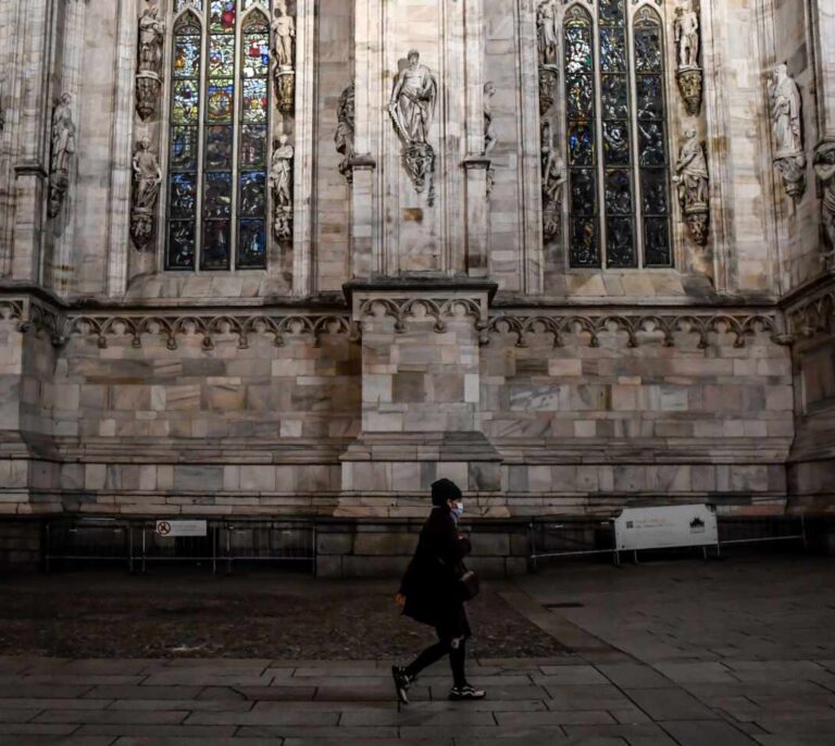 Italia confirma 681 fallecidos este sábado: la cifra más baja de muertos de los últimos días