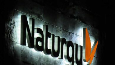 Naturgy hunde un 41% el beneficio y avisa de que el impacto de la crisis será aún mayor