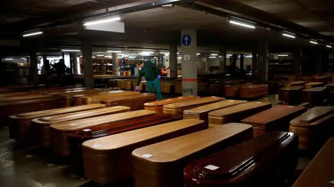 La imagen del shock: el tanatorio de Collserola usa el parking como morgue ante el colapso en Barcelona