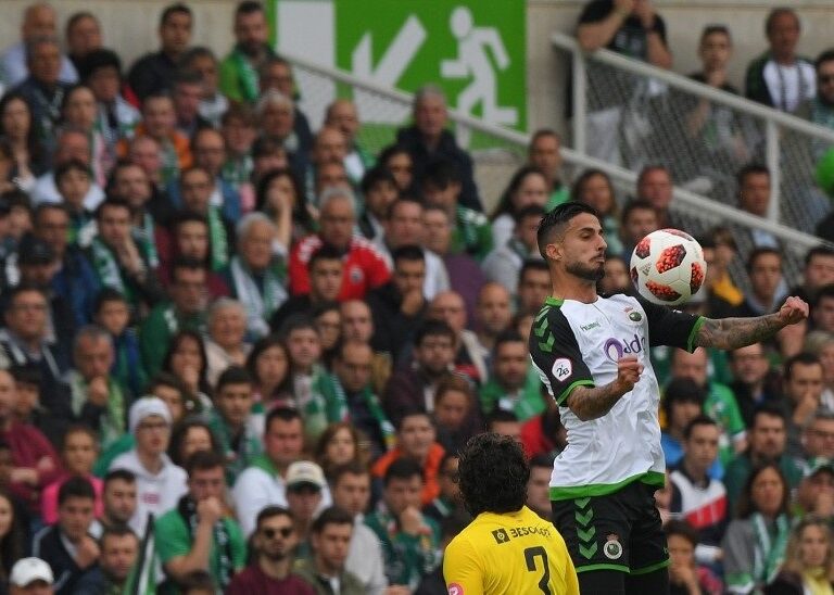 La plantilla del Racing rechaza los test masivos a futbolistas "cuando no hay suficientes para sanitarios"