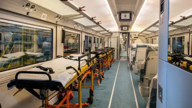 Así son los 'trenes-hospital' que prepara Renfe para trasladar pacientes entre CCAA