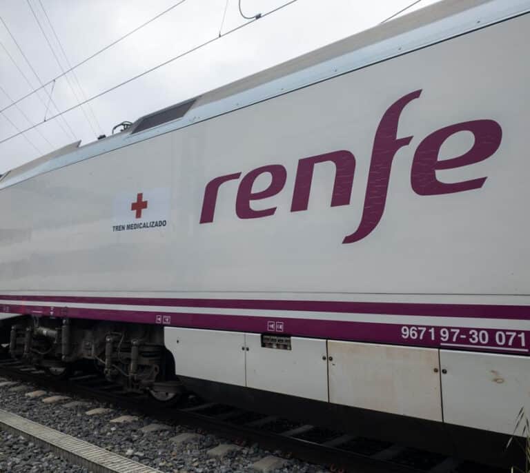Afectadas seis líneas de Cercanías en Barcelona por el descarrilamiento de un Talgo