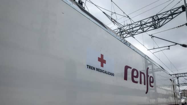 Tren medicalizado de Renfe para transportar enfermos de Covid-19.