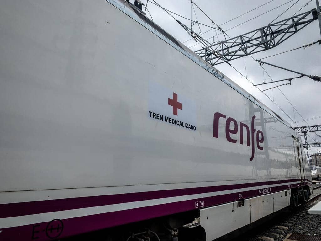 Tren medicalizado de Renfe para transportar enfermos de Covid-19.