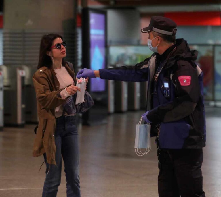 Atocha recupera parte del bullicio habitual