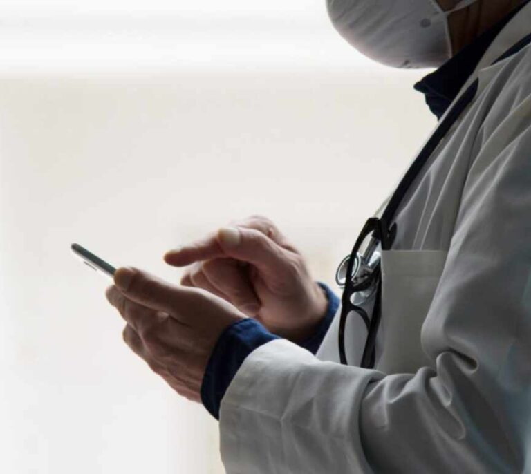 Forbes reúne a los 165 mejores médicos de España en su libro 'Best Doctors Spain'
