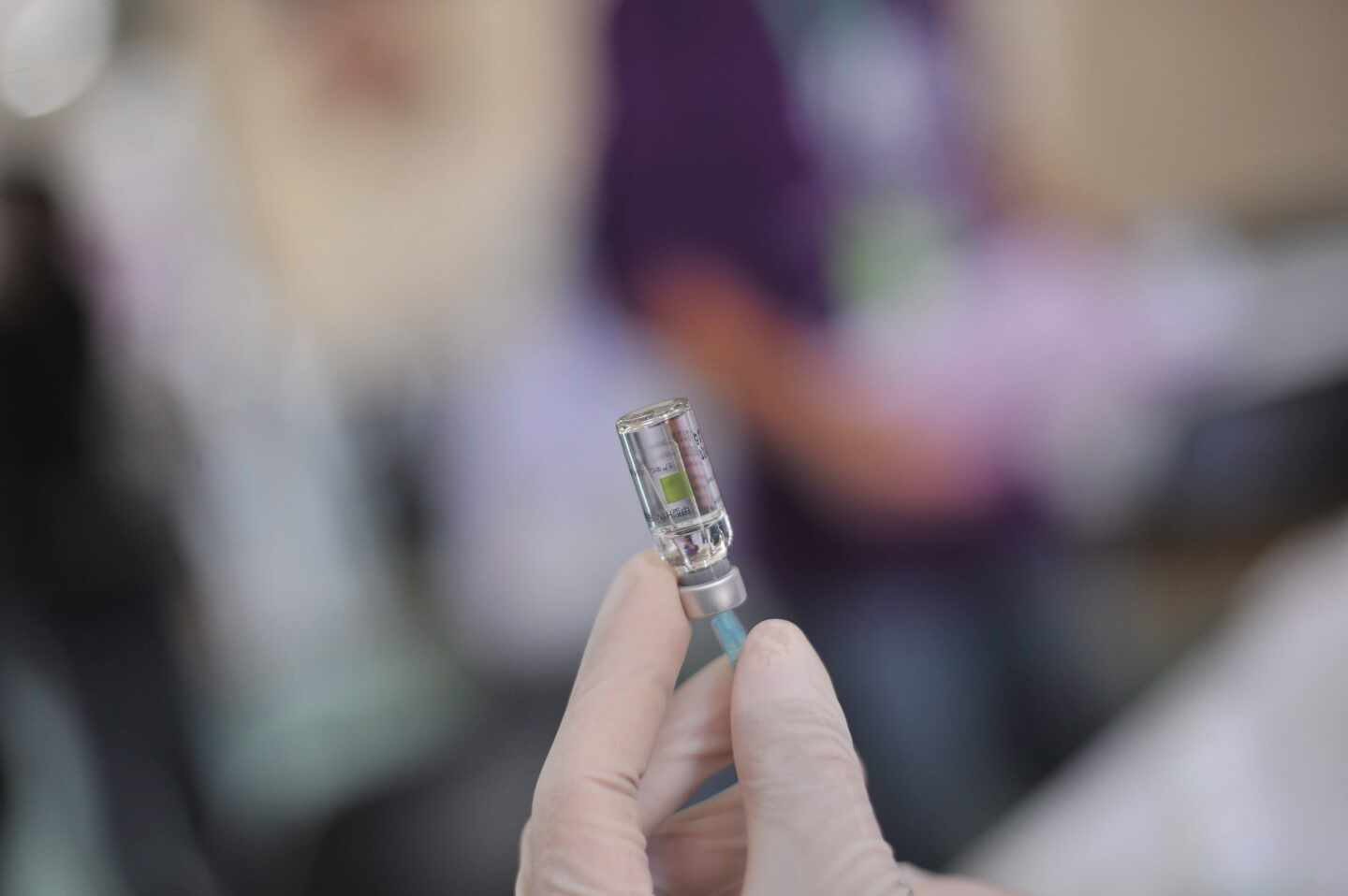 China asegura que sus primeros ensayos de vacuna en humanos son seguros y producen inmunidad