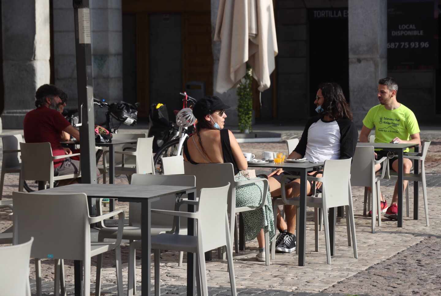 Las pautas sanitarias en la Fase 1: de evitar el uso de ascensores a caminar por la derecha