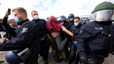 Miles de personas vuelven a salir a las calles de Alemania para protestar contra las restricciones