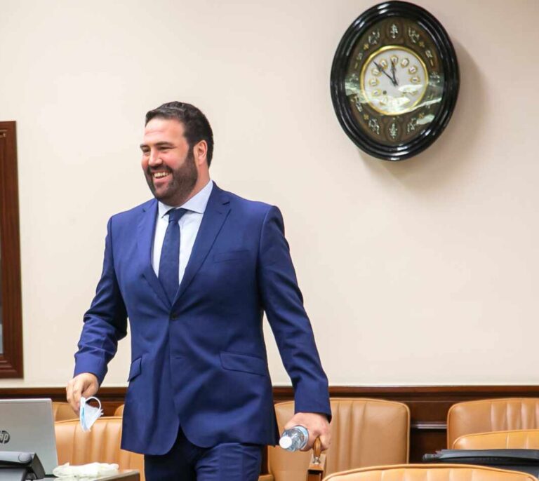 La Guardia Civil para en un control de tráfico a un diputado de Bildu, pero Interior evita que sea multado