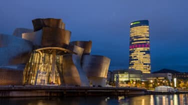 Los ascensores complican la vuelta al trabajo a las empresas que tienen sus sedes en los rascacielos