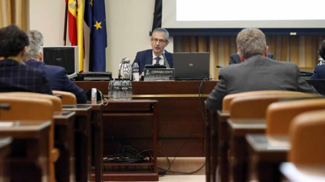 El gobernador del Banco de España, Pablo Hernández de Cos, durante su comparecencia en la en la Comisión de Economía del Congreso.