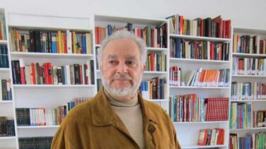 Julio Anguita sigue ingresado en la UCI "estable dentro de la gravedad"