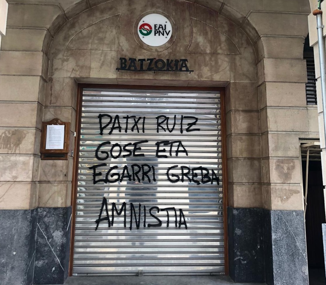 Ataque al batzoki del PNV en Repelega (Portugalete) ocurrido la pasada noche.