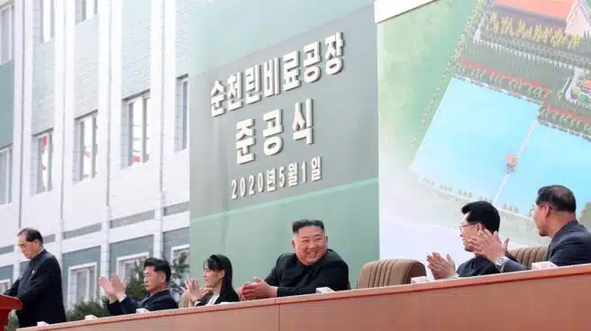 Kim Jong Un reaparece tras 21 días en los que el mundo le dio por muerto
