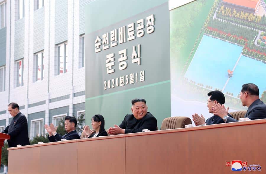 Kim Jong Un reaparece tras 21 días en los que el mundo le dio por muerto