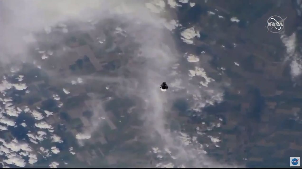 La nave 'Crew Dragon' de SpaceX llega a la Estación Espacial Internacional