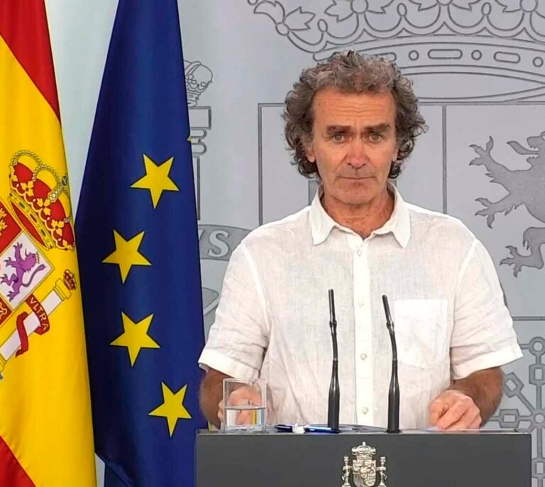 Simón admite que la cifra de fallecidos lleva "congelada" desde hace diez días