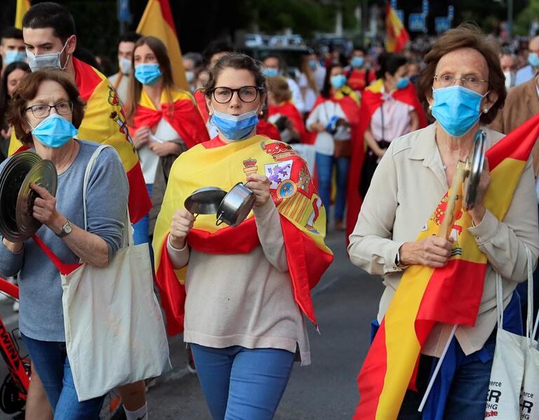 La 'Resistencia' se organiza como revuelta contra el Gobierno y anuncia caceroladas "todos los días"