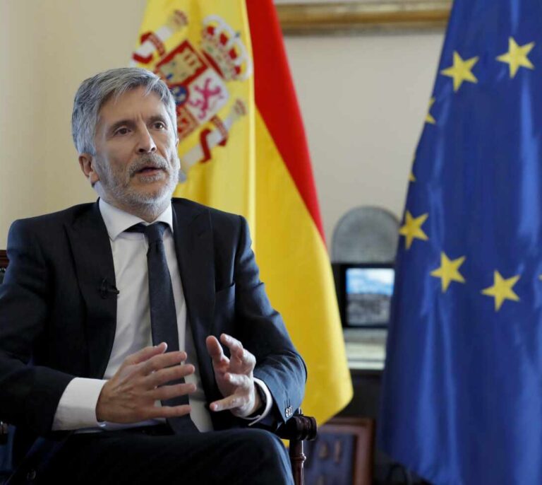 Marlaska insiste en que los 247 millones de la equiparación salarial se pagarán "cuanto antes"