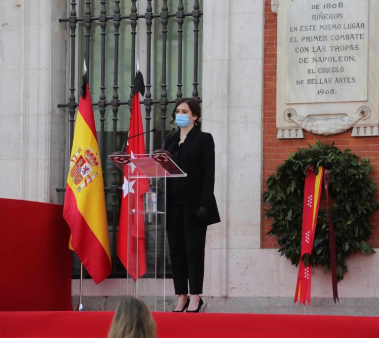 Ayuso elogia a Margarita Robles: es "una nueva Manuela Malasaña" para Madrid