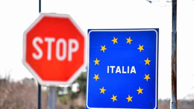 Una señal en la frontera de Italia con Eslovenia.