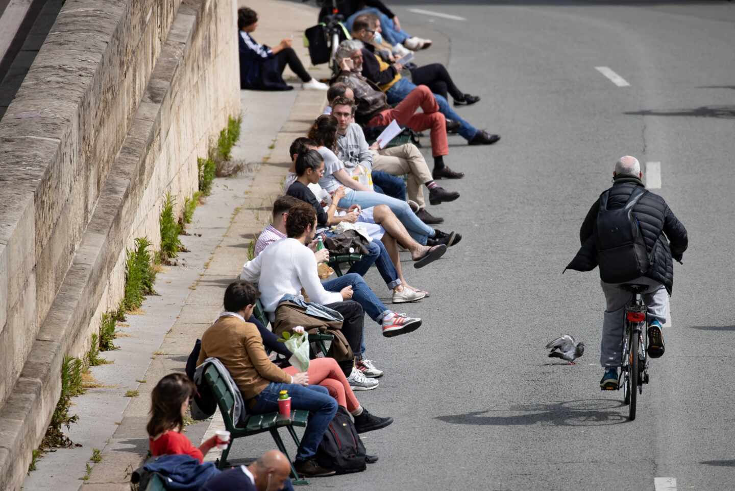 Francia registra 348 fallecidos en las últimas 24 horas y supera a España en la cifra de muertos