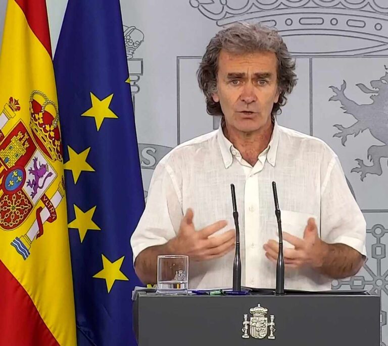 Simón confirma que la mayoría de los contagios se da en el ámbito sanitario