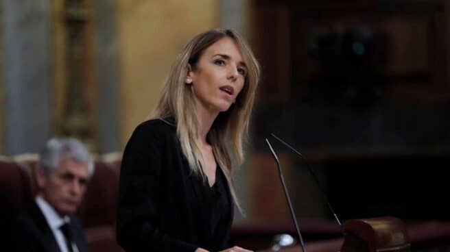 La portavoz del Grupo Popular, Cayetana Álvarez de Toledo, durante su intervención en el pleno celebrado este miércoles en el Congreso.