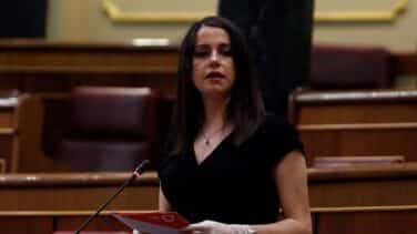 FAES en tromba contra  Arrimadas: "Su apoyo a la prórroga es expiación autoimpuesta"