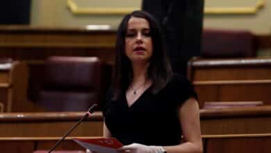 Arrimadas avisa de que su apoyo al estado de alarma "no es un sí" a Sánchez e Iglesias