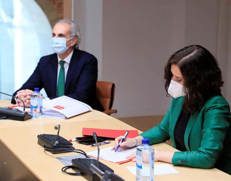 Ayuso mantendrá el recurso contra el Gobierno por las "dudas" con los informes técnicos de Sanidad