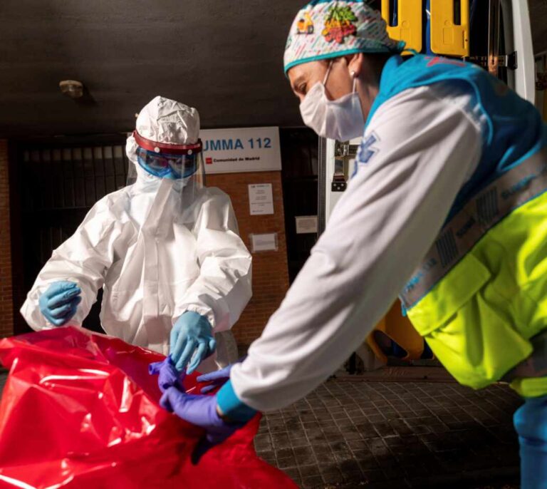 España reduce su ritmo diario de muertes: 179 más en 24 horas