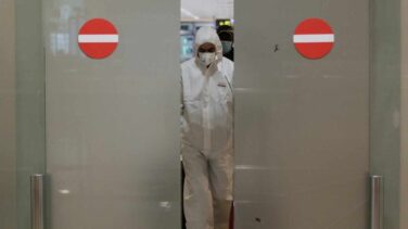 La cuarentena a los viajeros,  una medida 'made in China' que traspasa fronteras