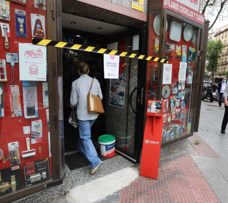España es el único país de la UE que no permite la apertura completa de ferreterías