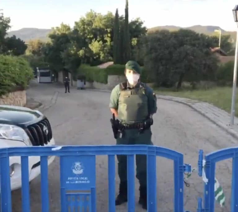 La Guardia Civil cierra la calle del chalet de Iglesias y Montero para evitar un escrache