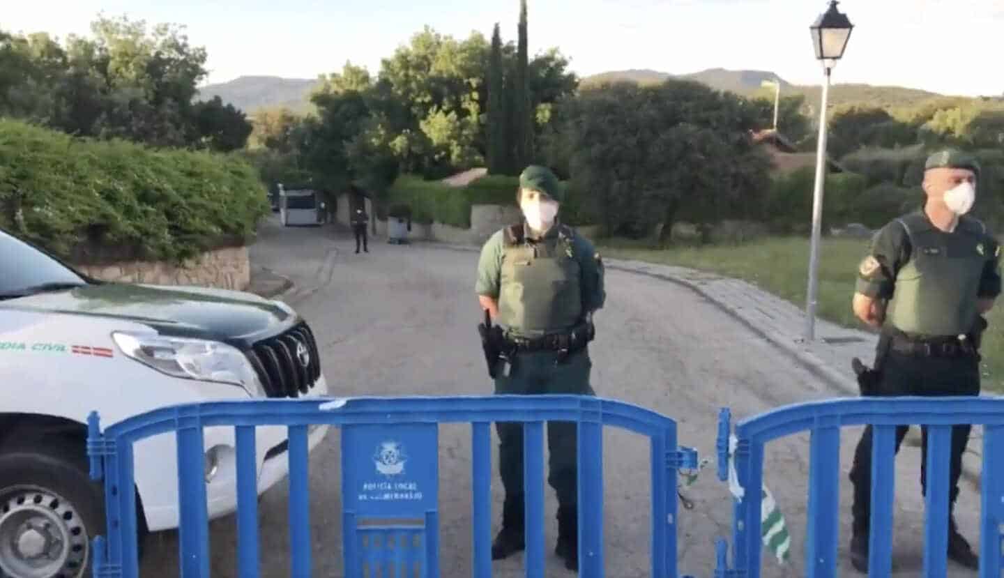 La Guardia Civil cierra la calle del chalet de Iglesias y Montero para evitar un escrache